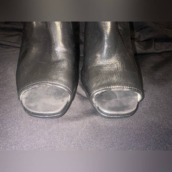 Prada open toe ankle boots / heels. Black leather. Size 40 - Picture 3 of 12